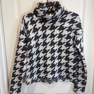 Black Houndstooth Columbia Sweater